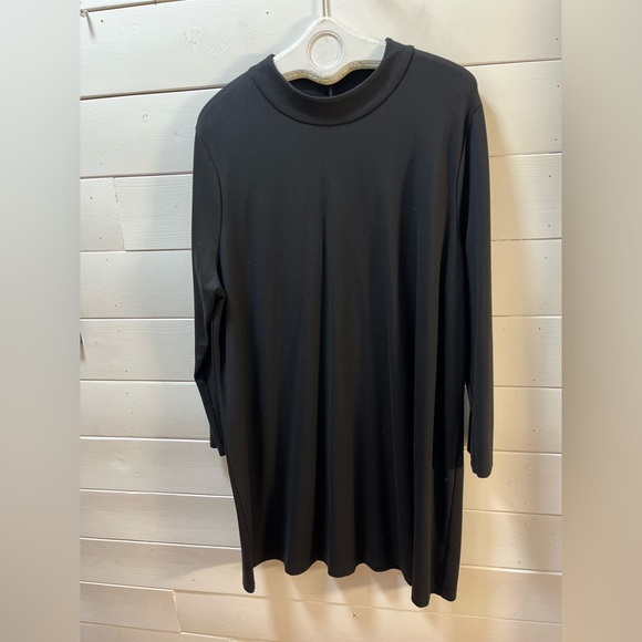 WOMANCE  black dress size 3x dress, high collar, zipper at the back. - Picture 7 of 9